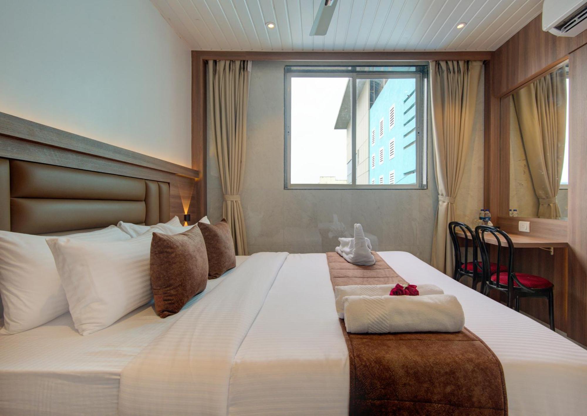 נאווי מומבאי Hotel Galaxy Inn מראה חיצוני תמונה