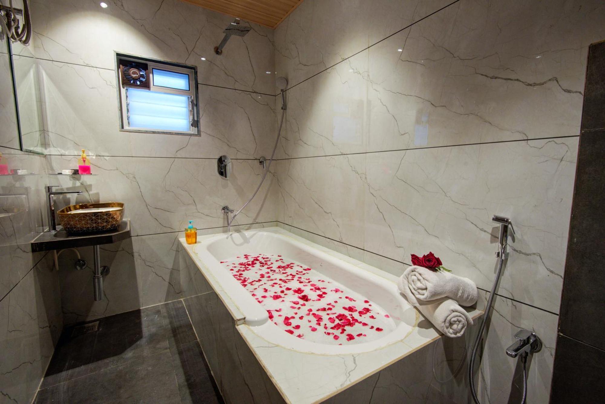 נאווי מומבאי Hotel Galaxy Inn מראה חיצוני תמונה